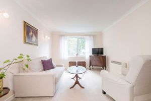 LIVING ROOM- click for photo gallery